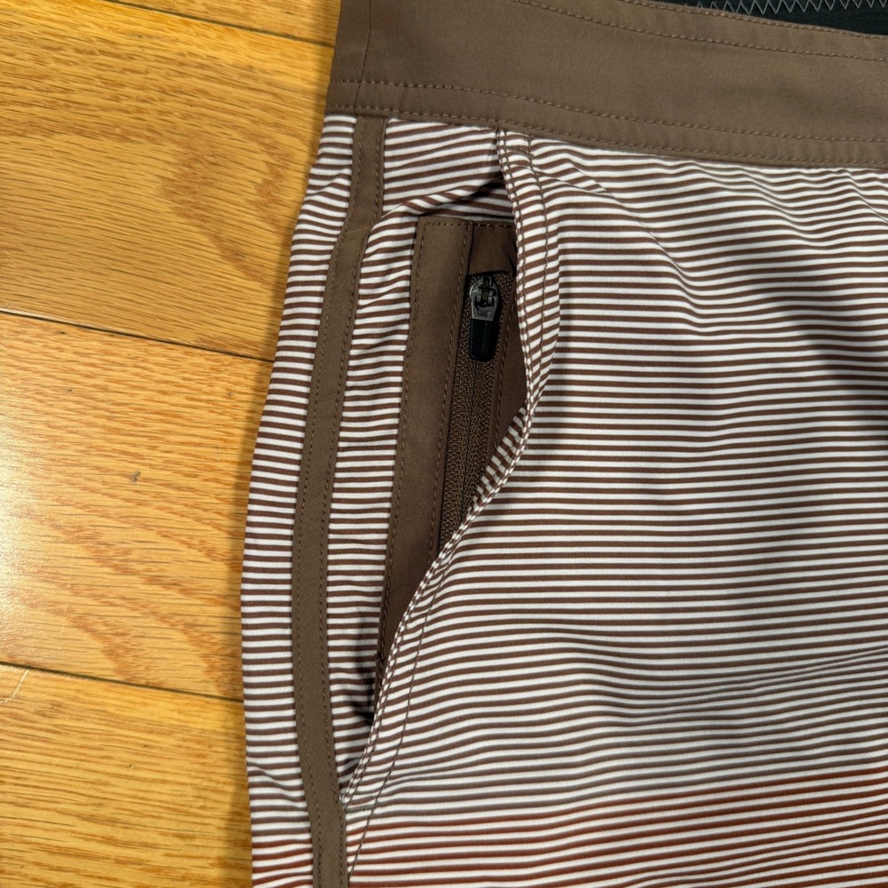 Vuori Mens Brown Striped Board Shorts Size 36 Swim Trunks V314 Scalloped Hem - Picture 3 of 7